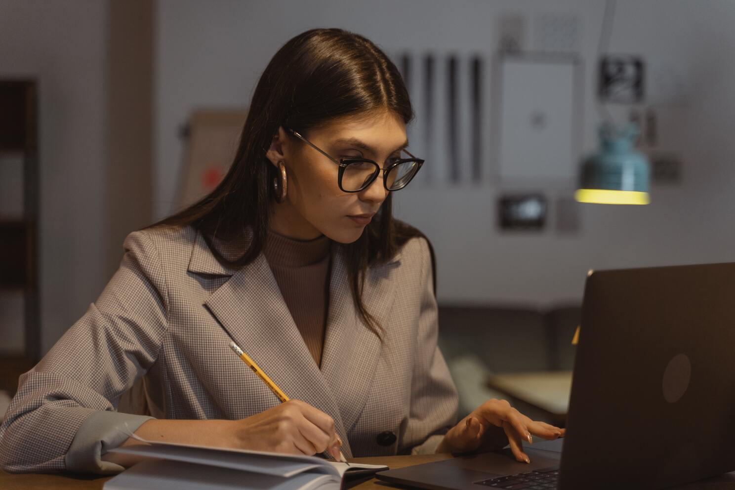 ¿Cómo identificar y capitalizar tendencias de mercado en tu industria?